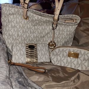 3pc Michael Kors tote, wallet and makeup bag